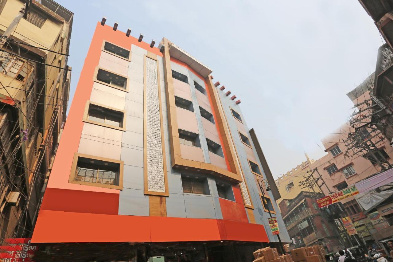 Oyo 10338 Hotel Aadesh Palace Varanasi Exterior foto